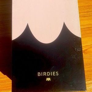 Birdies (The Swift) size 10 leather cream color